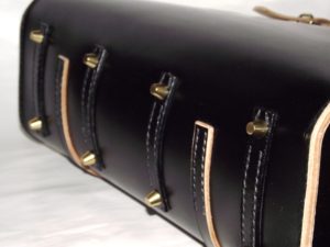 Read more about the article The Incomparable Hand-Stitched Fine Leather Bag