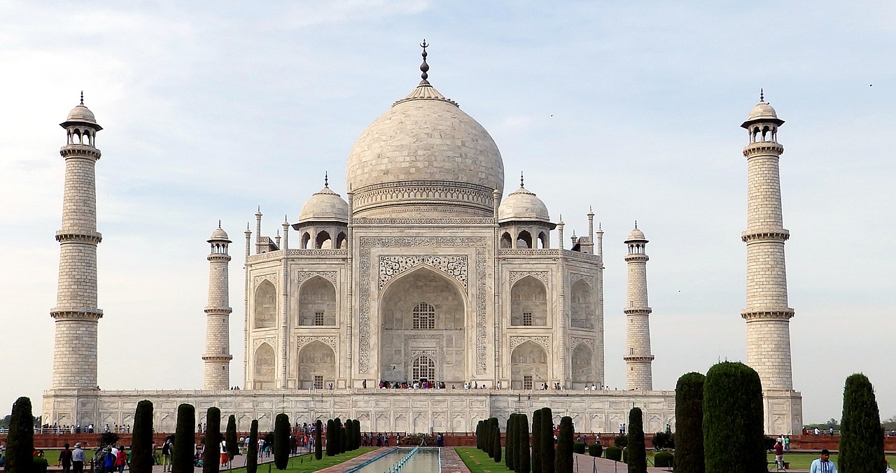 Read more about the article Visiting A Symbol of Love: The Taj Mahal